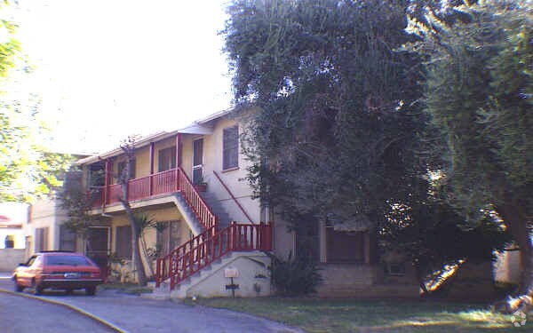Foto principal - 224-226 N Primrose Ave