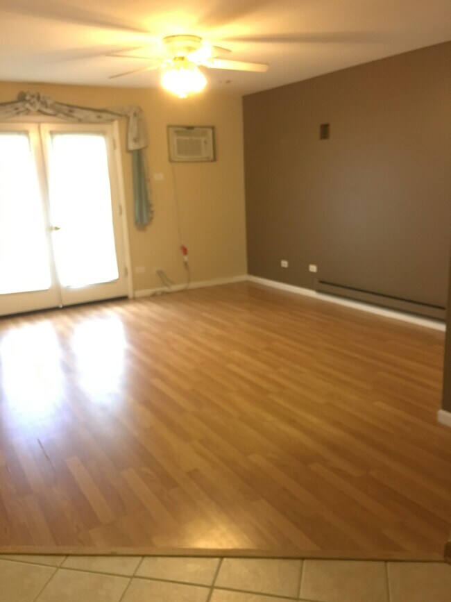 Living Room - 672 Daisy Ln
