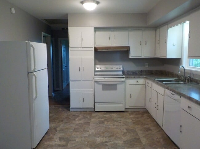 Foto del edificio - 6640 State Rd 46