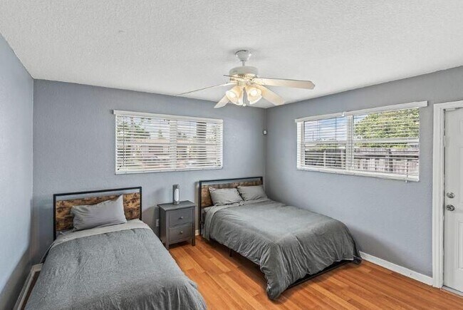 Foto del edificio - 2021 N 50th Ave