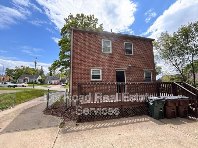 Building Photo - 2703 Roosevelt Blvd