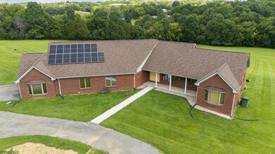 Building Photo - 1221 Hawthorne Ln
