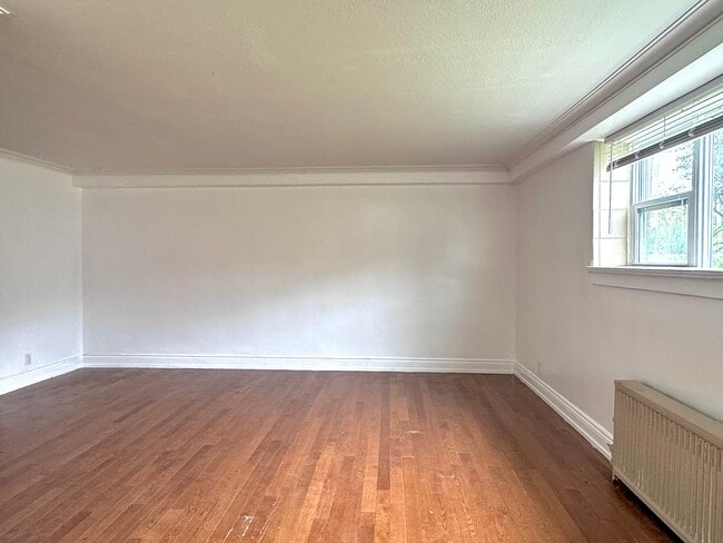 Building Photo - 92 Trethewey Dr