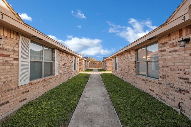 Foto del edificio - 2111 W Western Dr
