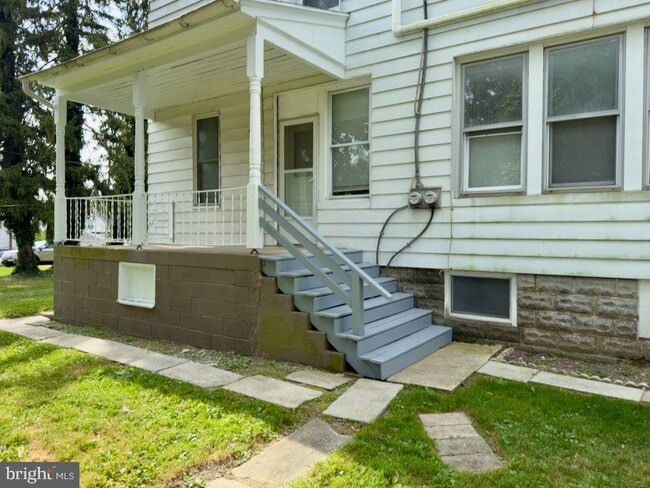 Building Photo - 122 Houston Ave