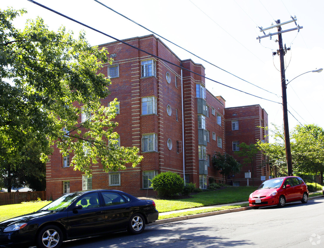 Calvert Manor - Calvert Manor Apartments