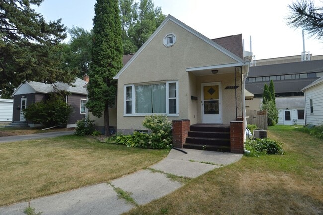 Building Photo - 2327 University Ave