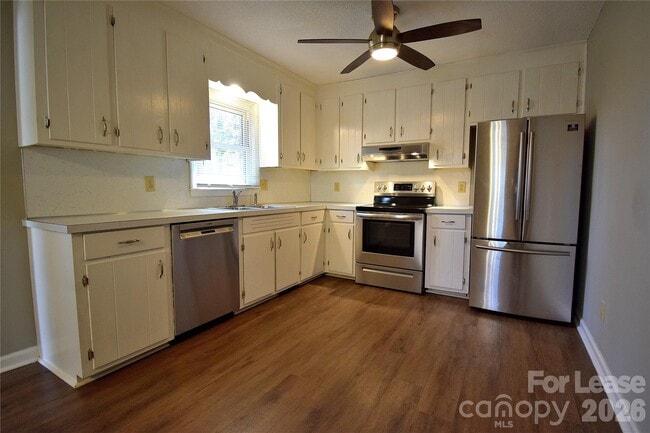 Building Photo - 237 Moorefield Dr