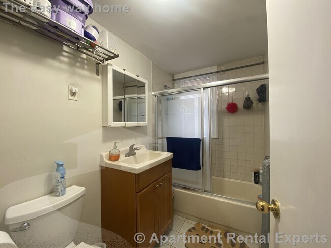 Building Photo - 24-26 Burnham St Unit #2