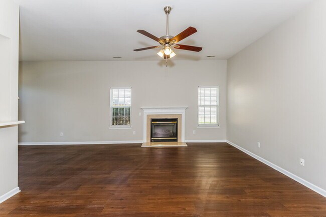Foto del edificio - 5238 Courtfield Dr