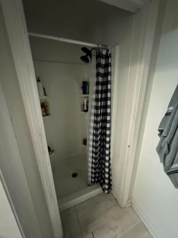 Building Photo - 531 W King St