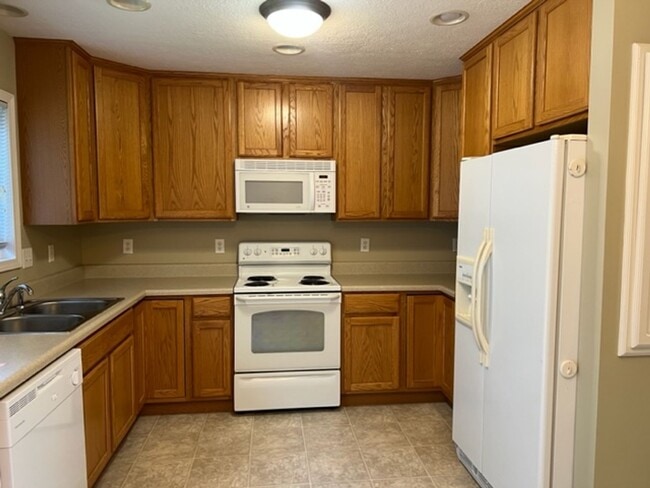 Building Photo - 79 Trimmer Trail