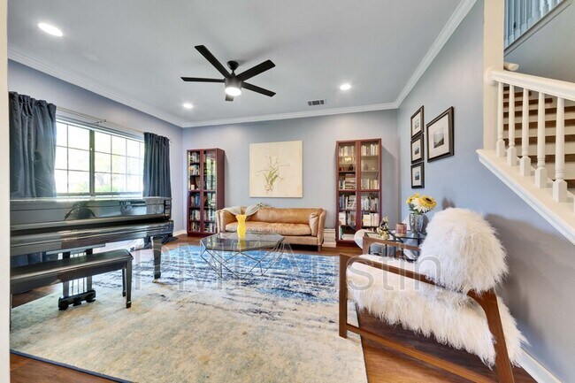 Building Photo - 10655 Floral Park Dr