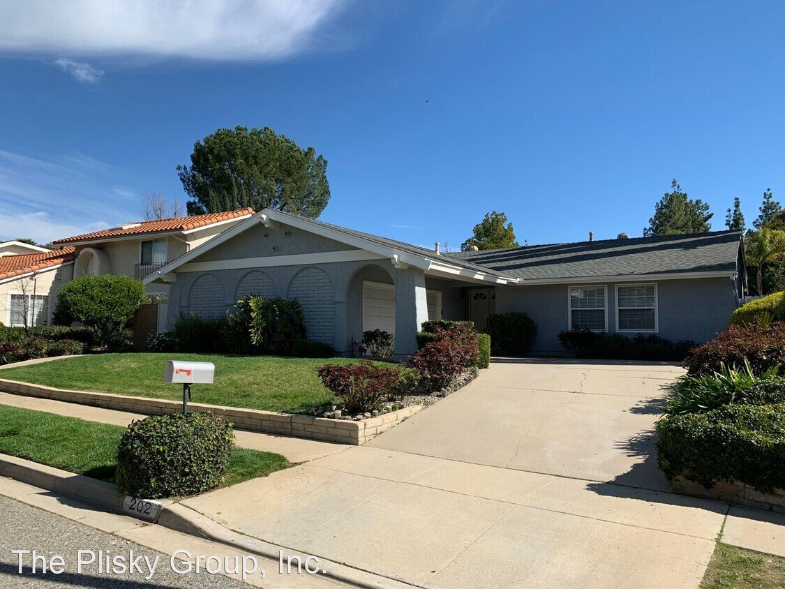 202 N Sabra Ave, Oak Park, CA 91377 House Rental in Oak Park, CA