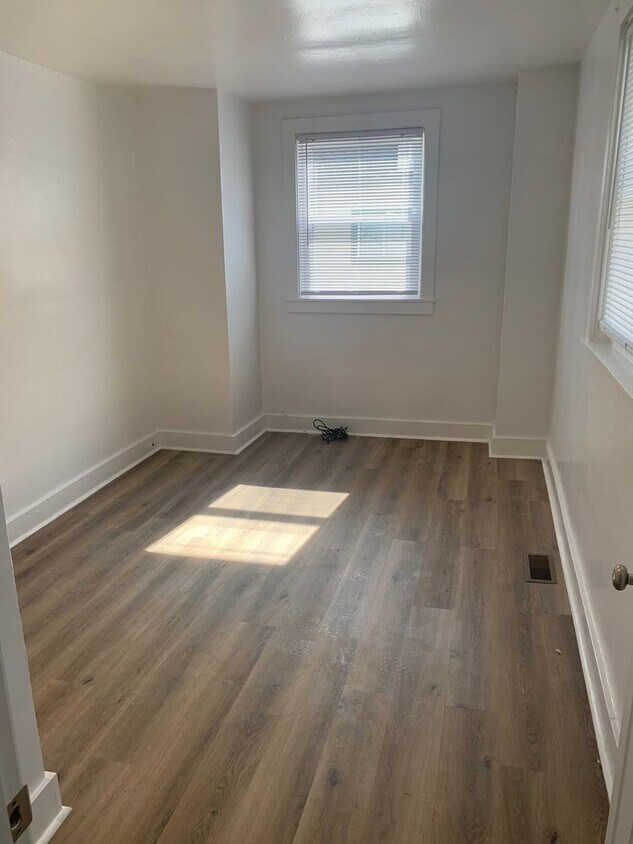 Luxury 2 Bedroom/1 Bathroom Remodel in Sou... - Luxury 2 Bedroom/1 Bathroom Remodel in Sou...