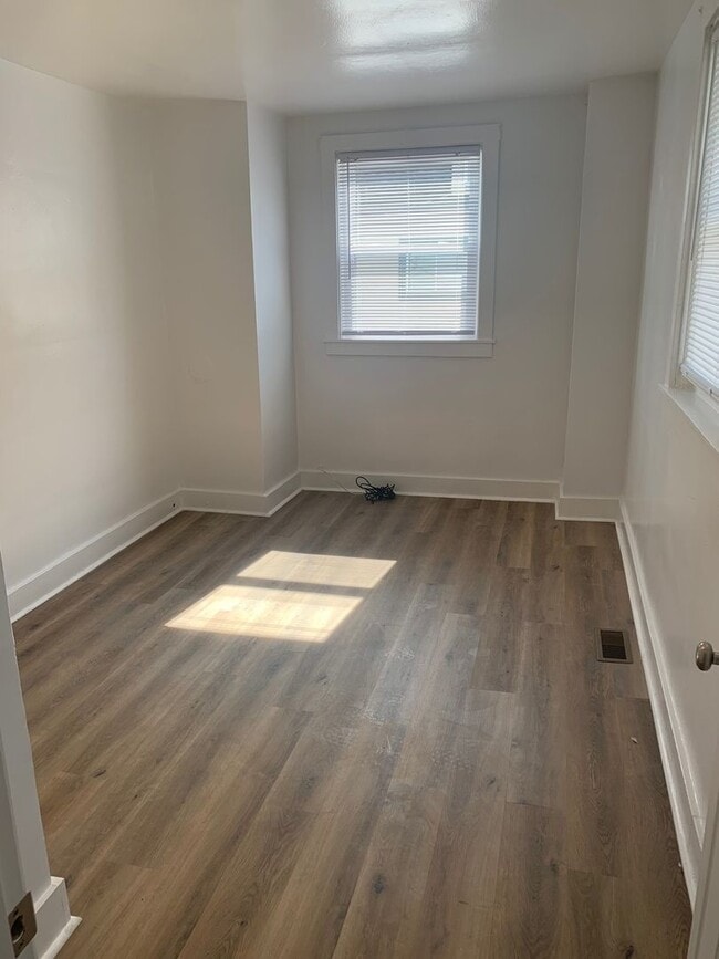 Building Photo - 4 Kosciusko Way