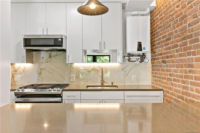 Building Photo - 115 N Division St