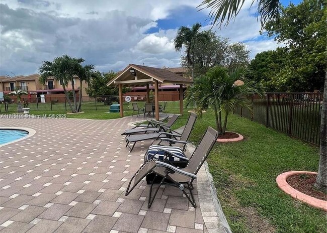 Foto del edificio - 3749 SW 99th Ave