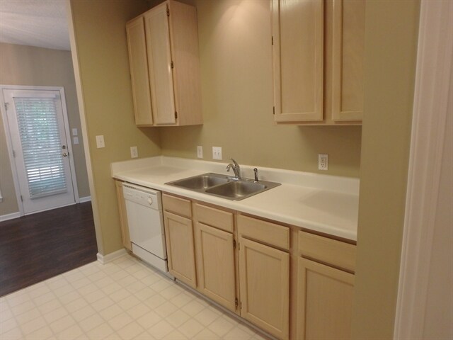 Building Photo - 8928 New Windsor place