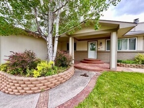 Building Photo - 718 23rd St SW