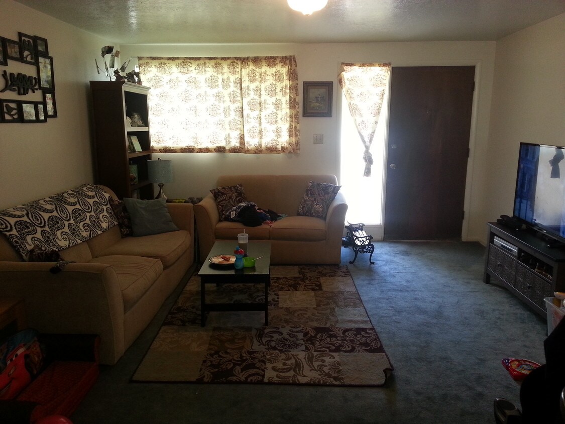Foto principal - 211 Riverbend Rd