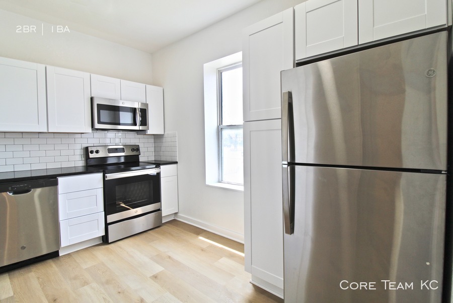Primary Photo - 2 Bedroom at the Oasis on Linwood