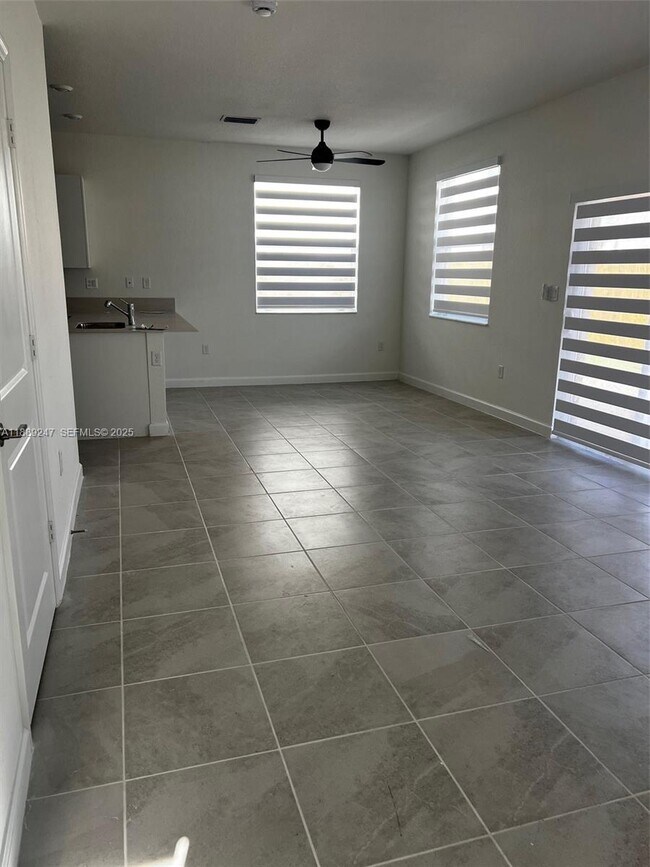 Foto del edificio - 2651 SE 24th Dr