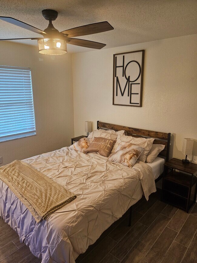 Foto del edificio - 387 S McMullen Booth Rd