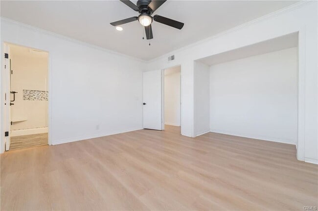 Photo - 1817 N Symphony St House