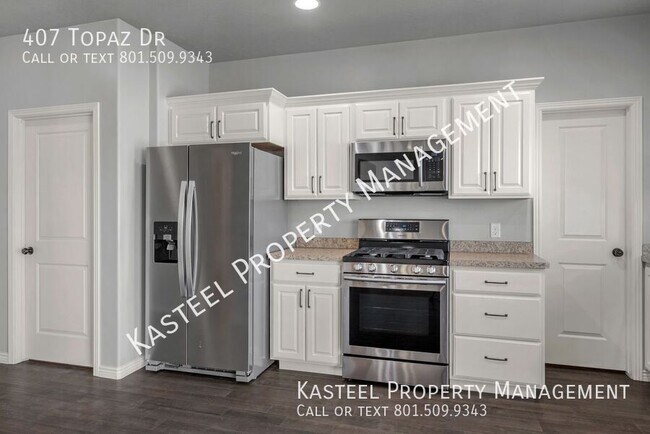 Building Photo - 407 Topaz Dr