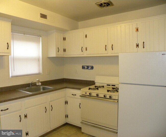 Foto del edificio - 120-8 Washington St NE