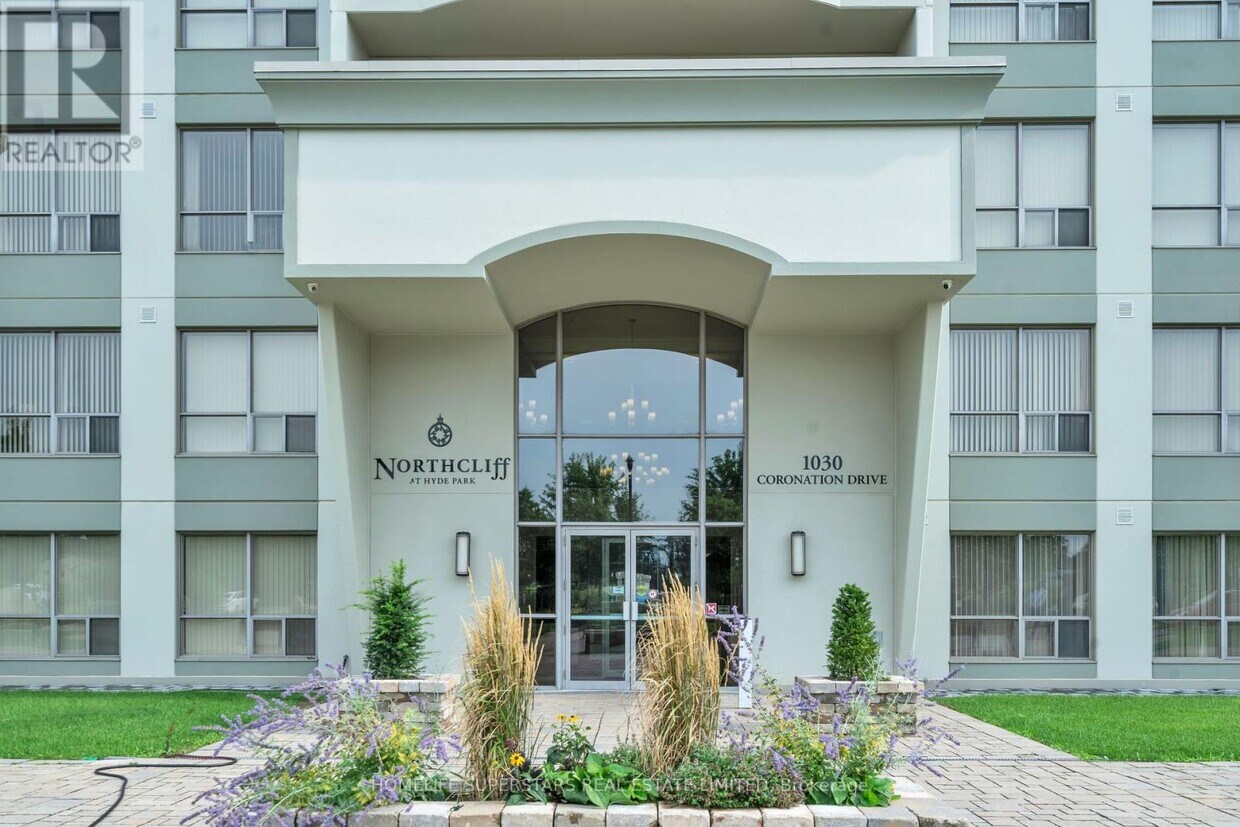 Photo principale - 1030-1030 Coronation Dr