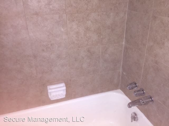Building Photo - 1543 Warrensville Center Rd