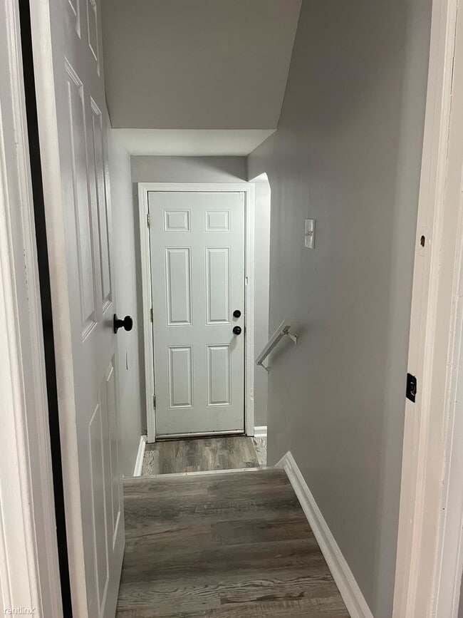 Building Photo - 2 br, 1 bath House - 15661 Bringard Dr