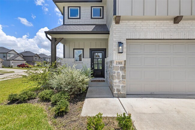 Foto del edificio - 2311 Honey Heights Ln