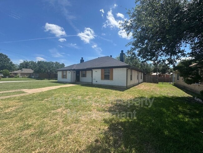 Foto del edificio - 996 Meadow Cir S