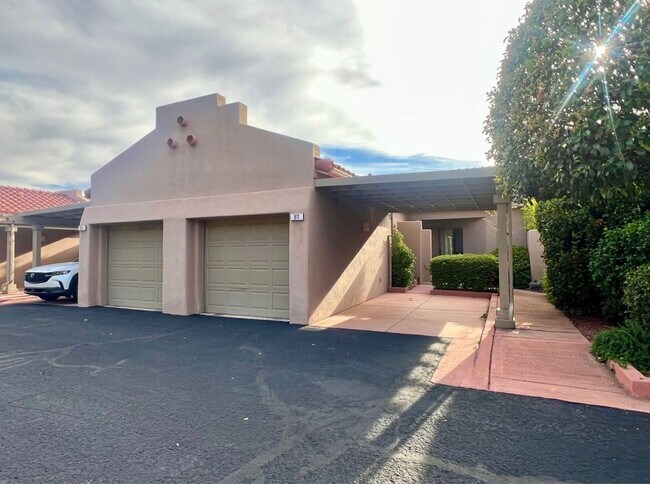 Foto del edificio - 811 Dusty Rose Dr