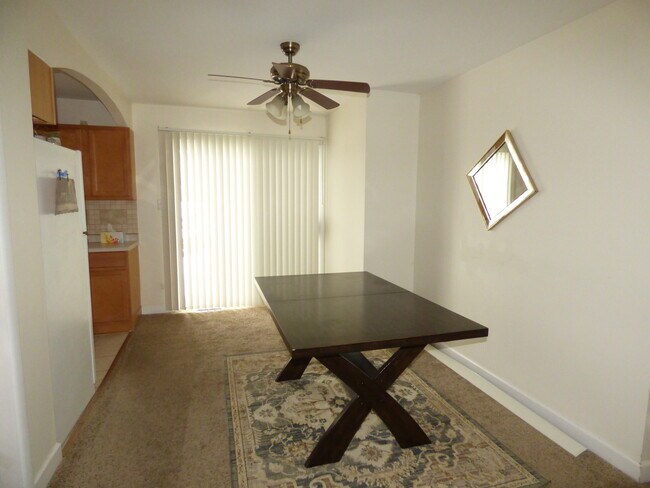 Foto del edificio - 9300 Birch St