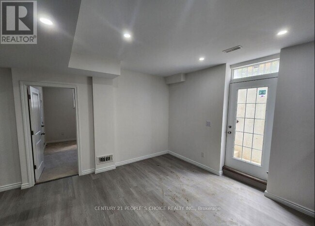 Building Photo - 456 Twin Leaf St