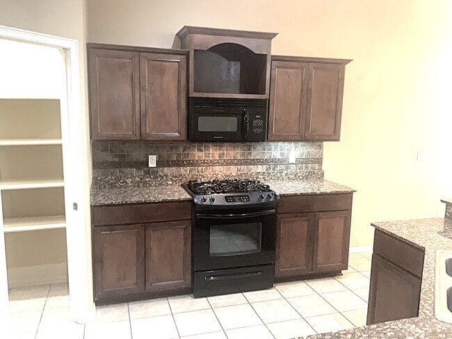 Foto del edificio - 9028 E 137th St