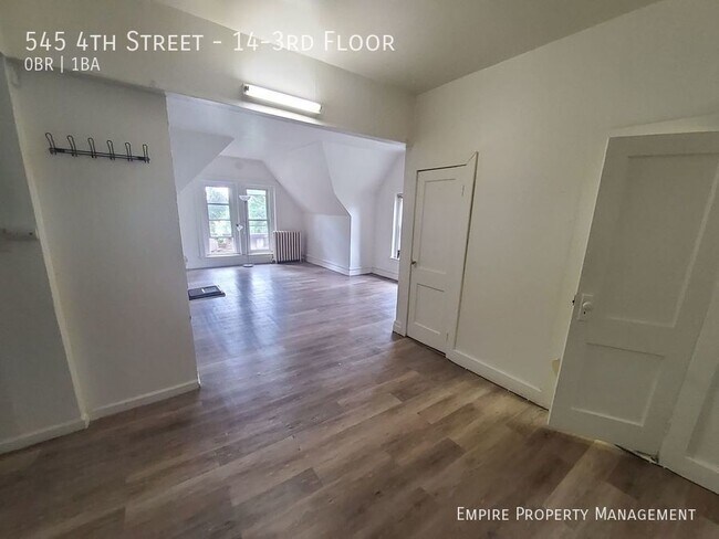 Building Photo - Studio Apartment Available for Rent in Cat...