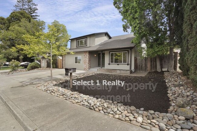 Building Photo - 1013 Doncaster Dr
