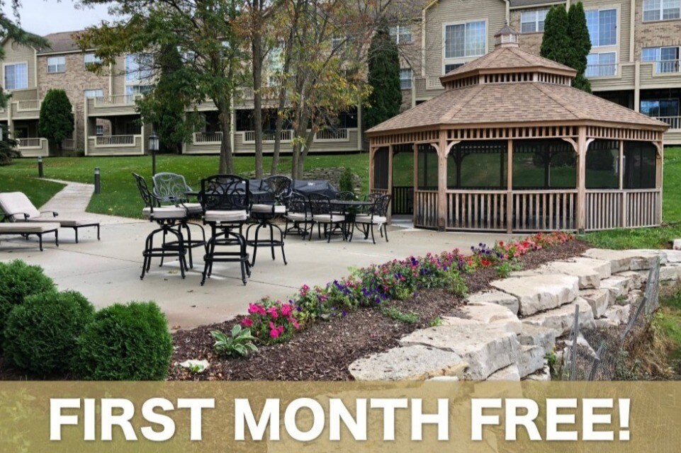 White Oaks Apartments / 1 Month Free! Bayside, WI