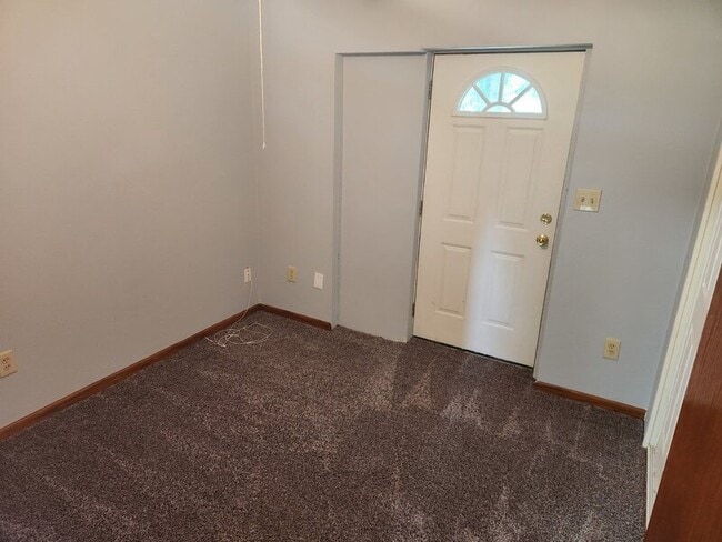 Building Photo - 1304 Geil Ave