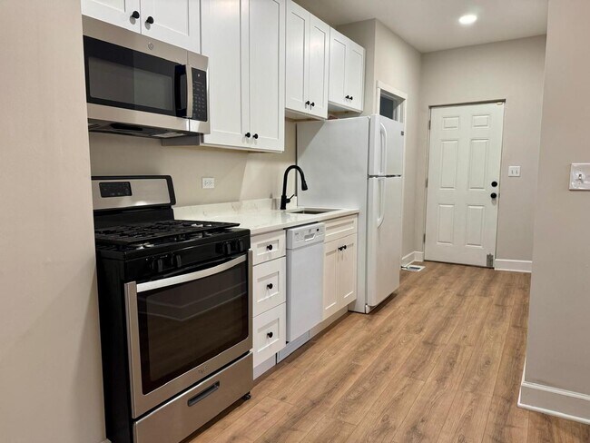 Foto del edificio - 1709 N Maplewood Ave