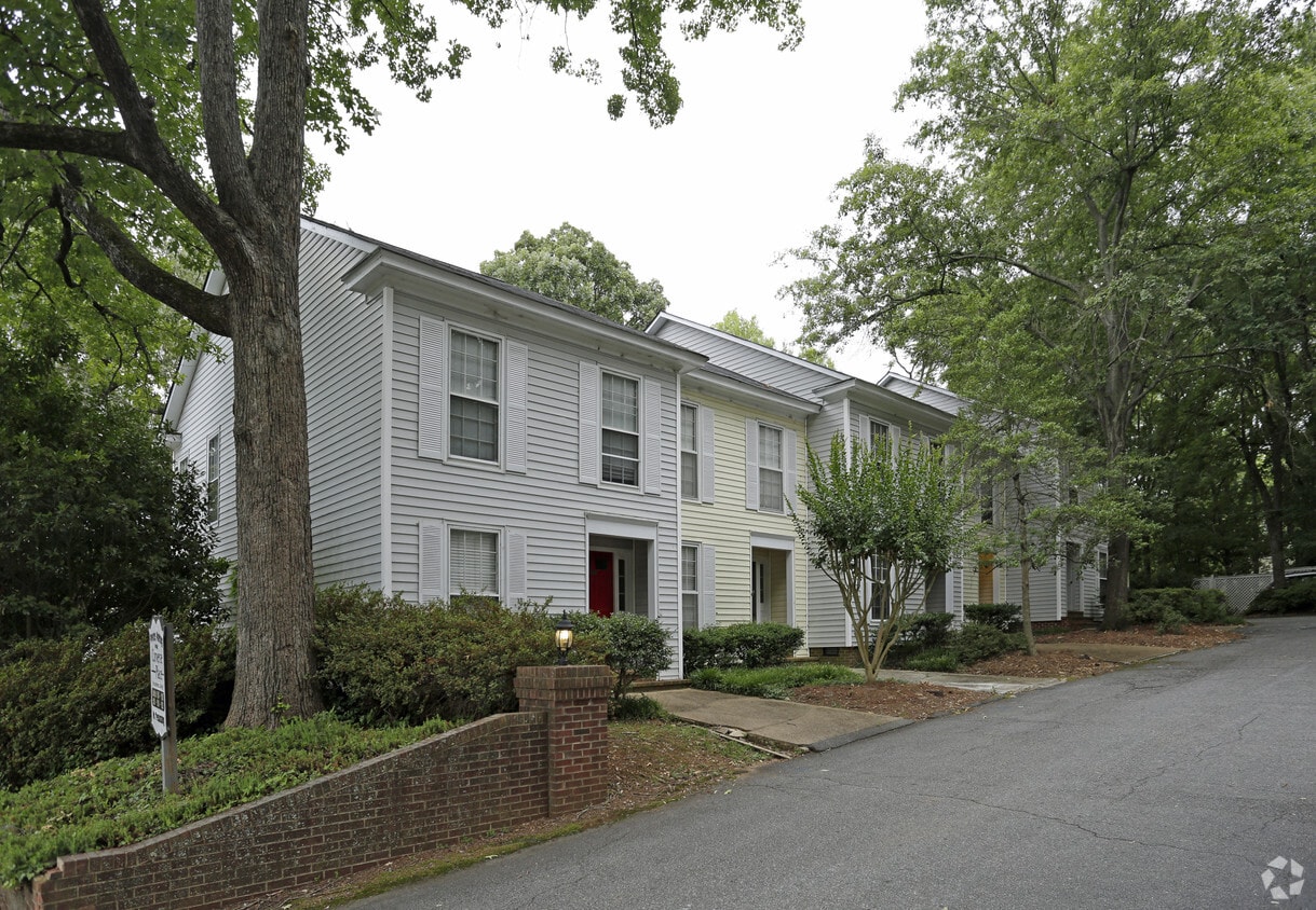 Primary Photo - 124-132 Avant St