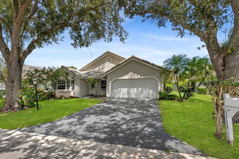 Foto principal - 5333 Pine Cir