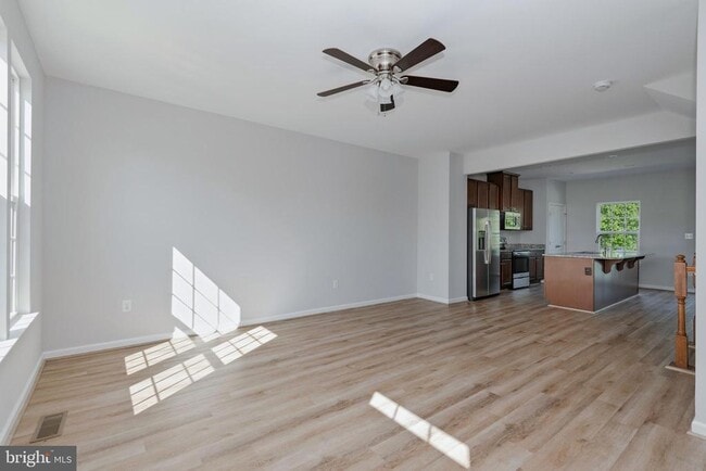 Building Photo - 8647 Rosecrans Ln