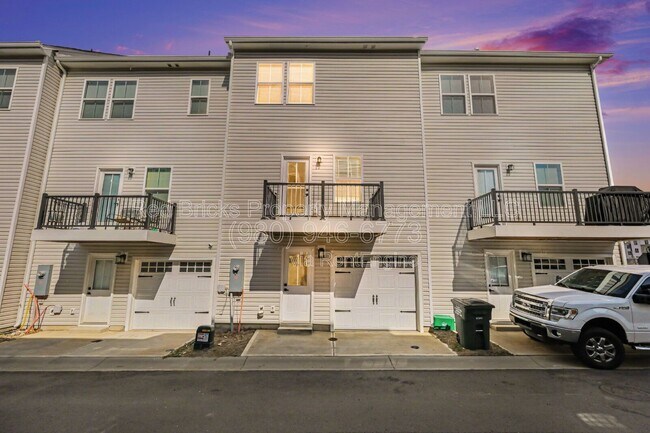 Foto del edificio - 1728 Aspire St