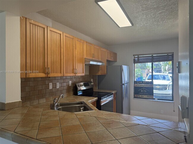 Building Photo - 8211 NW 191st St